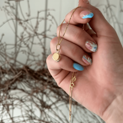 Scrouples Studenterhue vedhæng forgyldt inkl. kæde