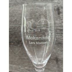 Ølglas til udlært mekaniker